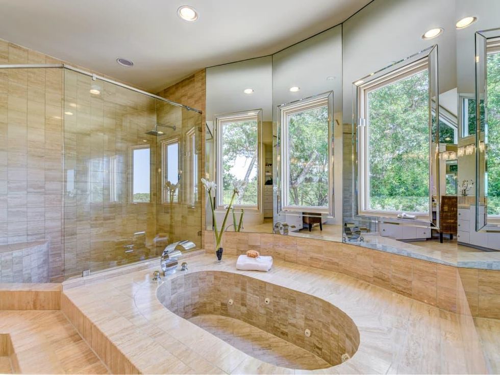 3304 Barton Creek Austin house for sale bathroom