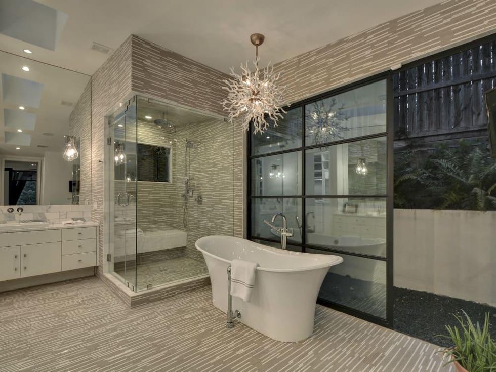 3811 Westlake Austin house for sale bathroom