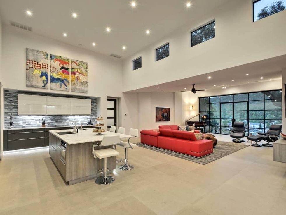 3811 Westlake Austin house for sale living room