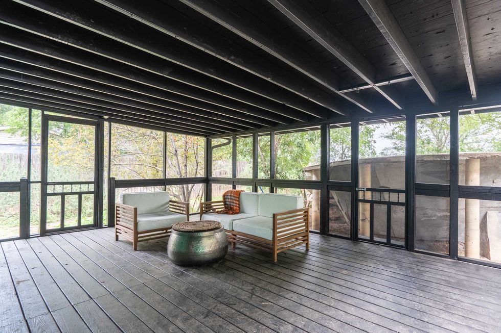 3902 River Rd. home for sale in Cedar Creek screened back porch