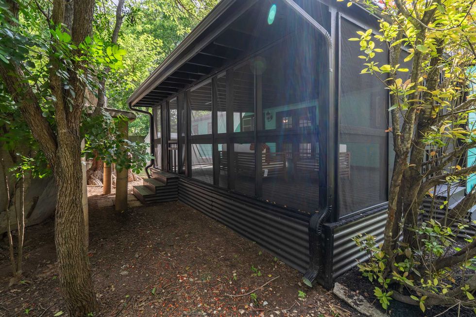 3902 River Rd. home for sale in Cedar Creek screened back porch