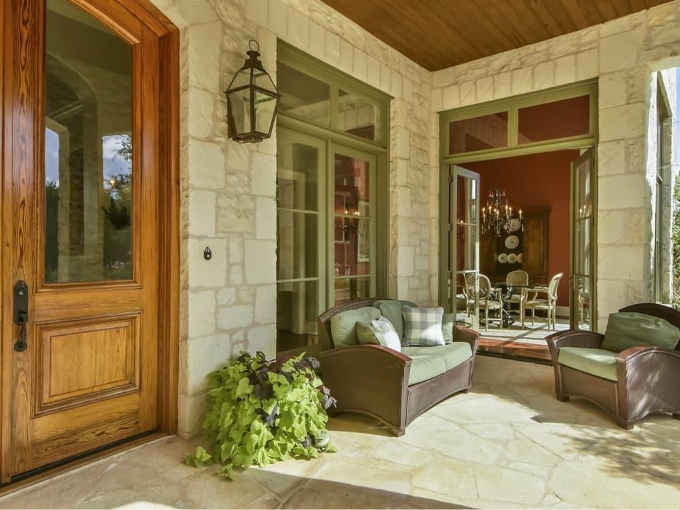 3904 Toro Canyon Rd Austin house for sale porch
