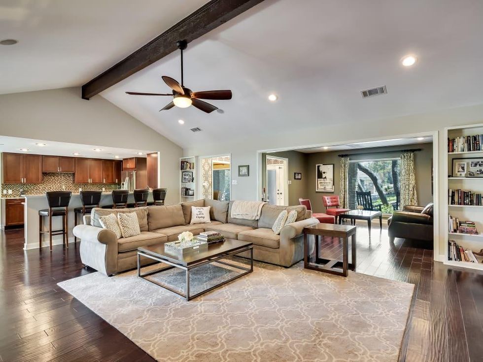 3914 Glengarry Dr Austin house for sale family room