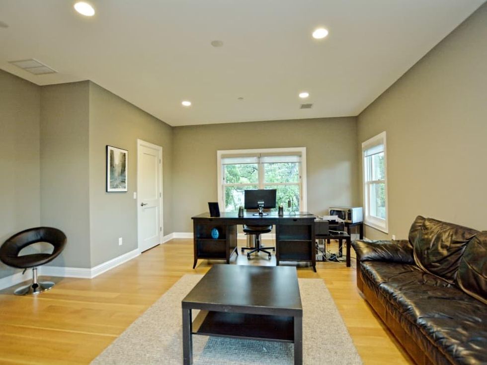 400 Almarian Austin house for sale bedroom