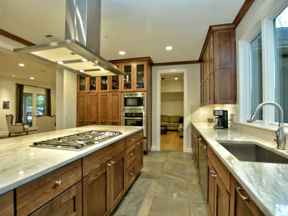 400 Almarian Austin house for sale kitchen