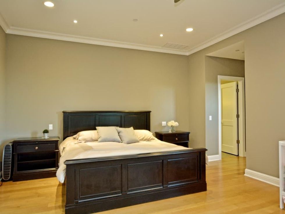 400 Almarian Austin house for sale master bedroom
