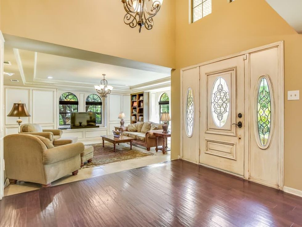 4407 Canyonside Austin home for sale entryway