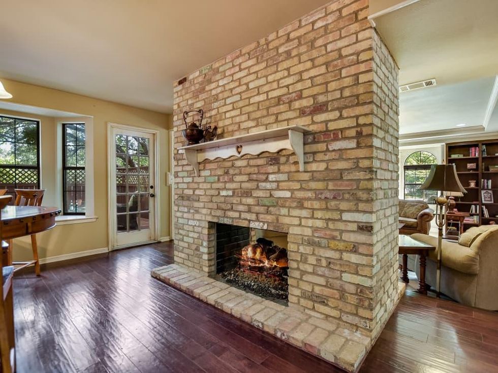 4407 Canyonside Austin home for sale fireplace