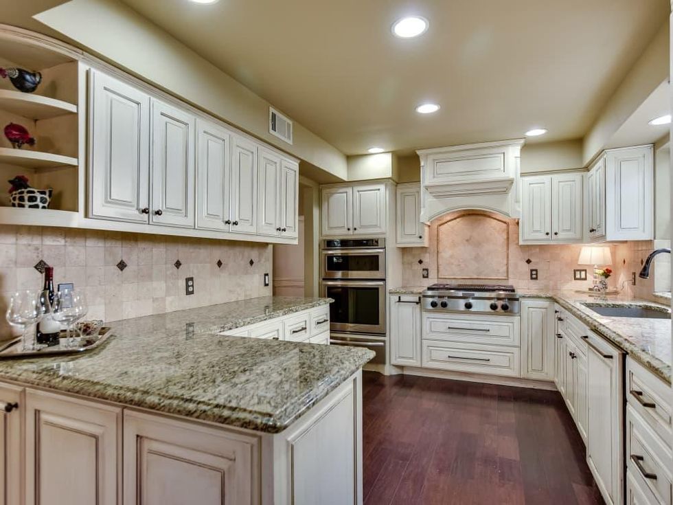 4407 Canyonside Austin home for sale kitchen