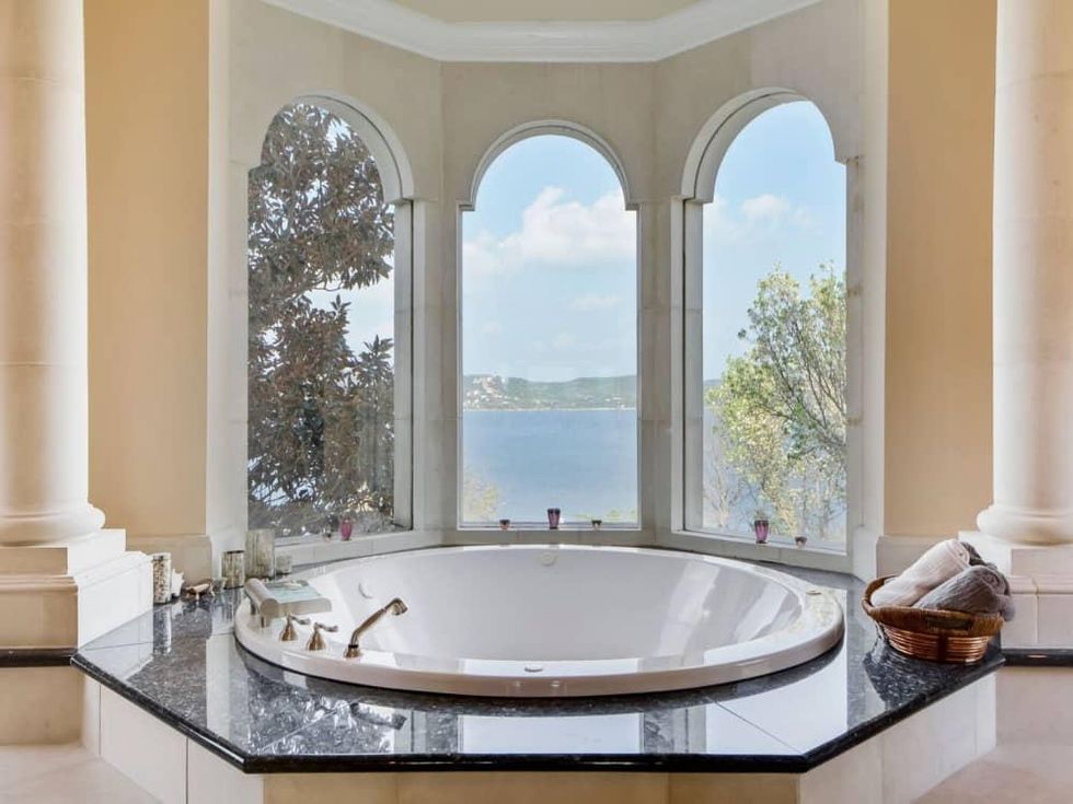 4521 Commanders Point Drive