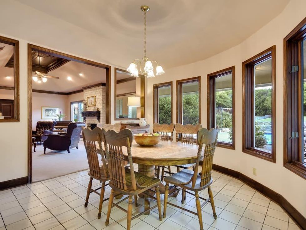 5 Muir Lane Austin house for sale breakfast nook