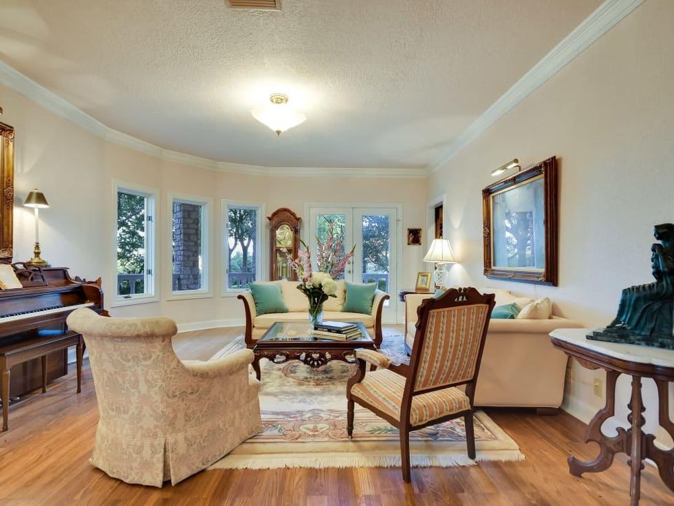 5 Muir Lane Austin house for sale living room