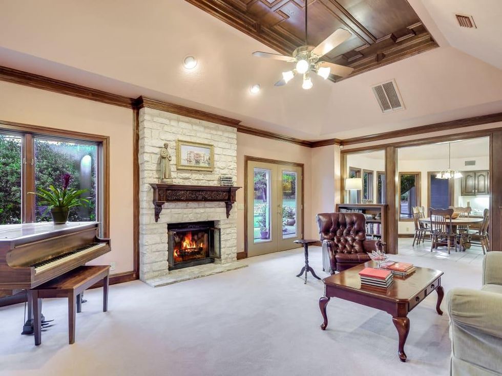 5 Muir Lane Austin house for sale living room
