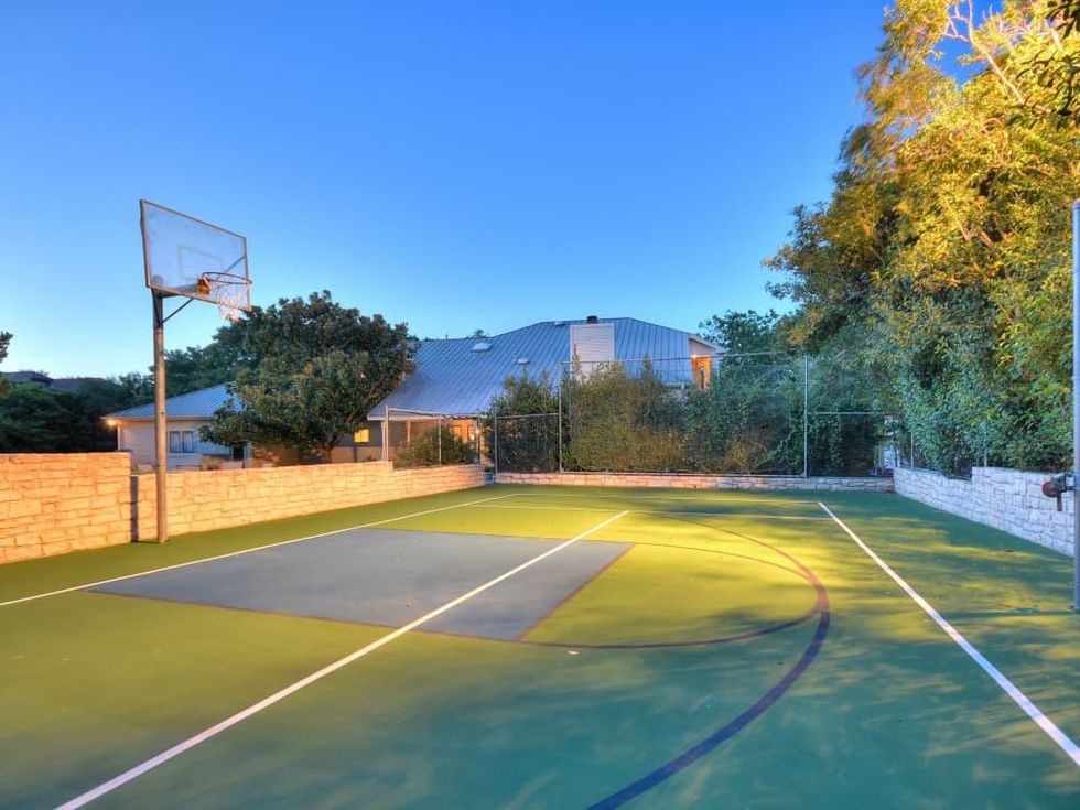 5 Muir Lane Austin house for sale sport court