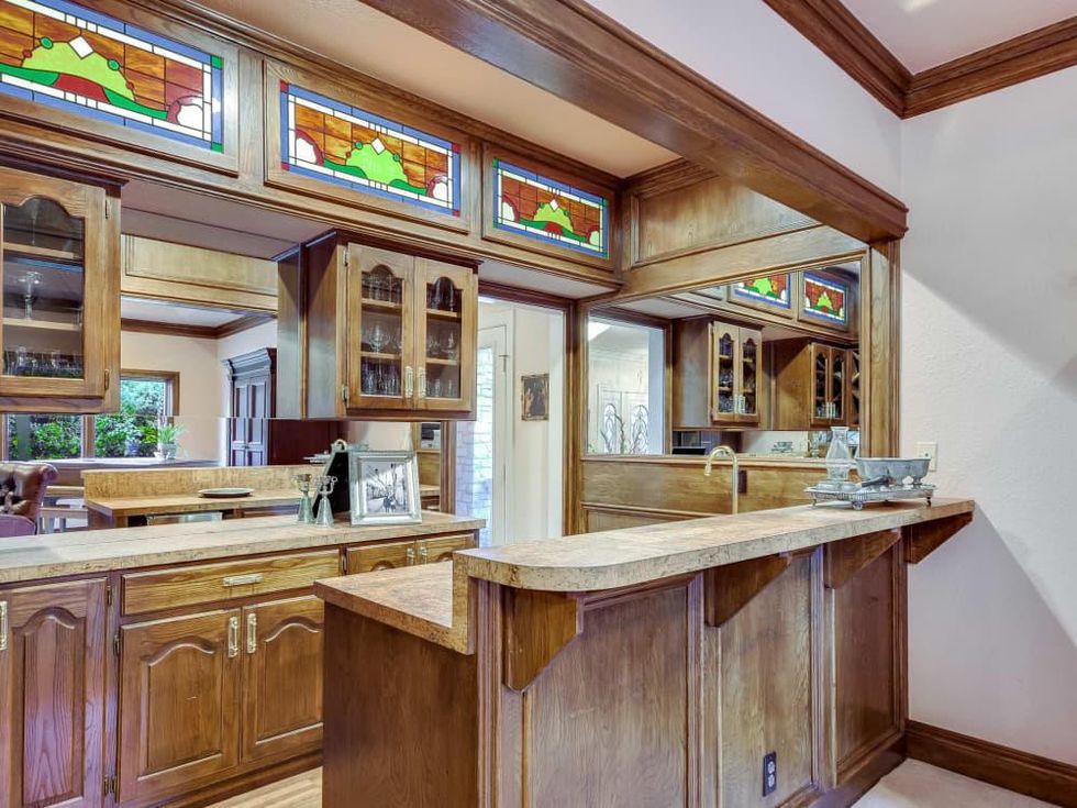 5 Muir Lane Austin house for sale wet bar