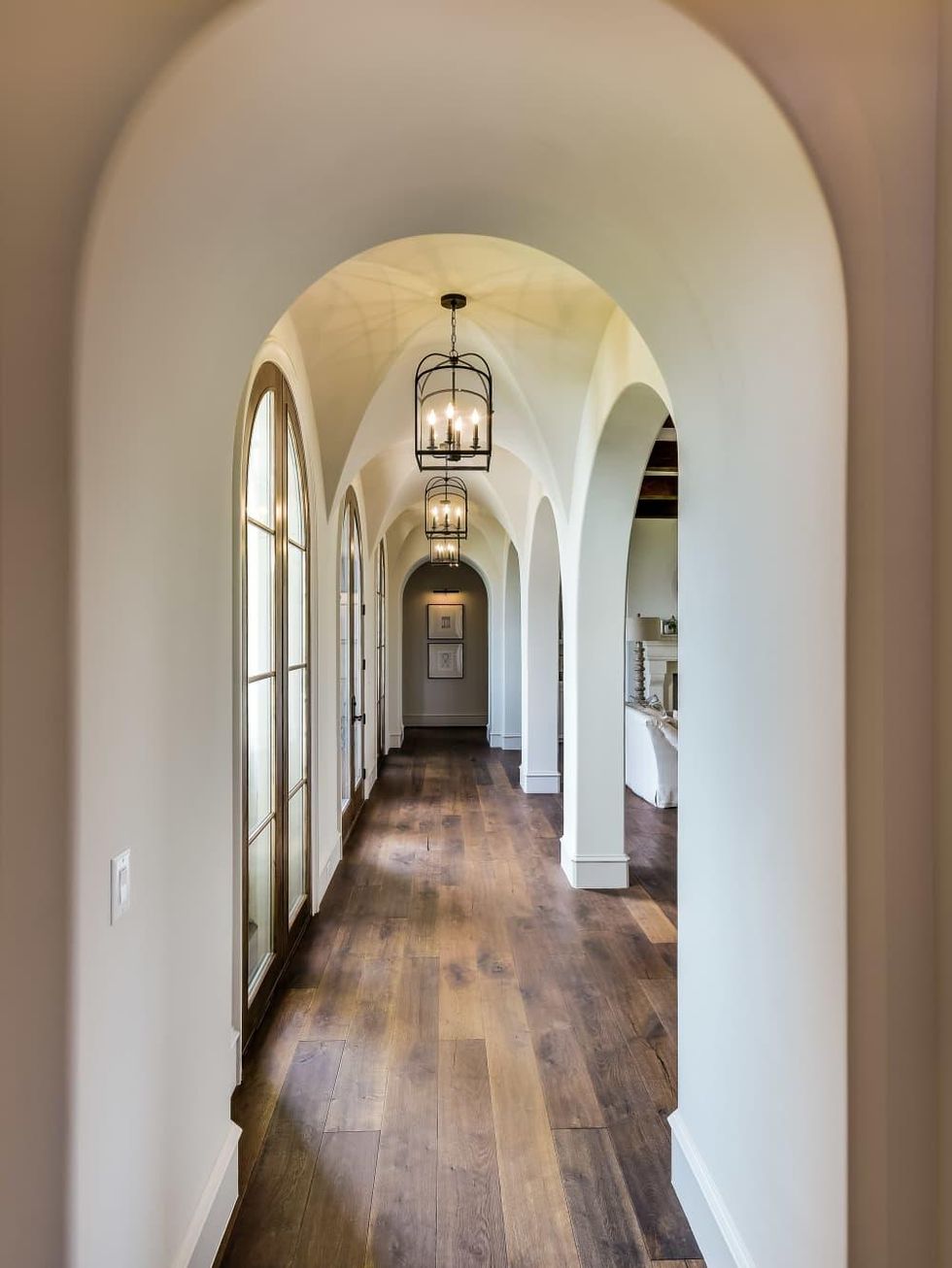 5709 Spanish Oaks Club Austin house for sale hallway