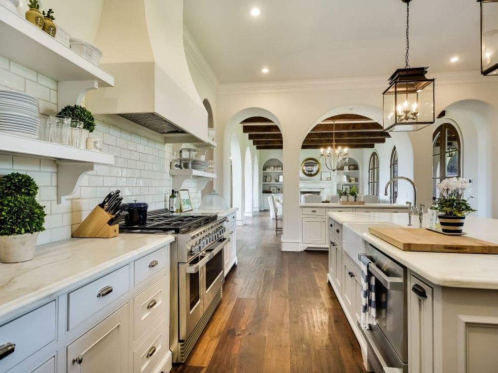 5709 Spanish Oaks Club Austin house for sale kitchen