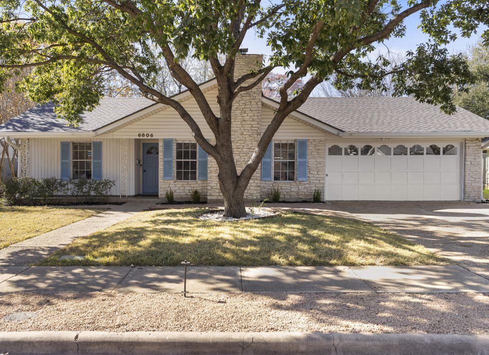 6806 Pioneer Place, Austin home for sale