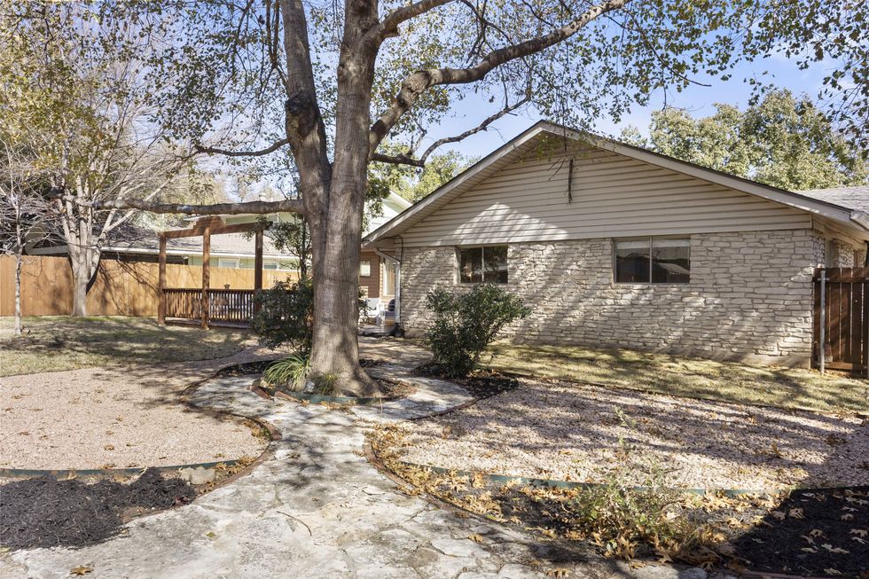 6806 Pioneer Place, Austin home for sale