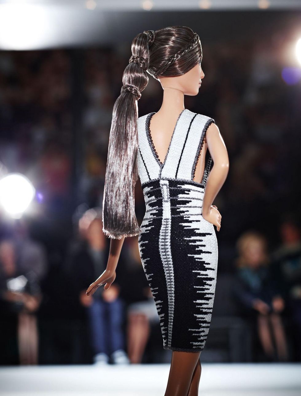 7 Herv\u00e9 L\u00e9ger by Max Azria Barbie September 2013 black outfit from back on runway