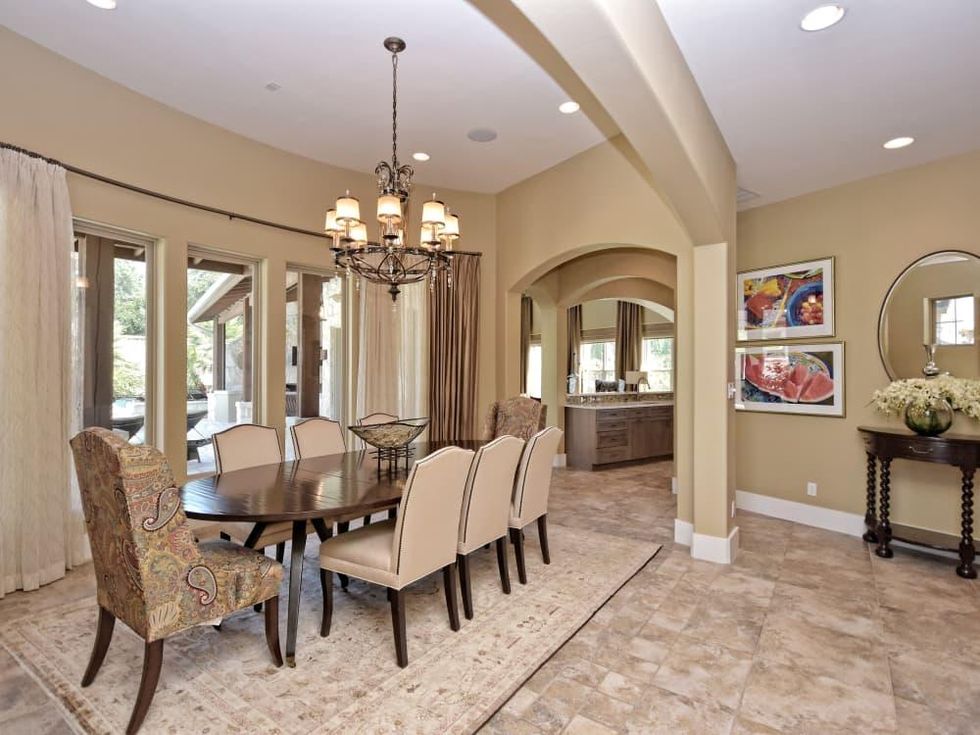7200 Turnbuoy Austin house for sale dining room