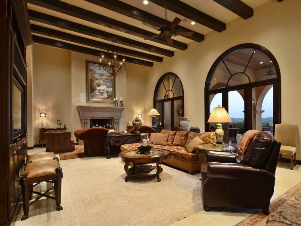 7900 Escala Austin house for sale living room