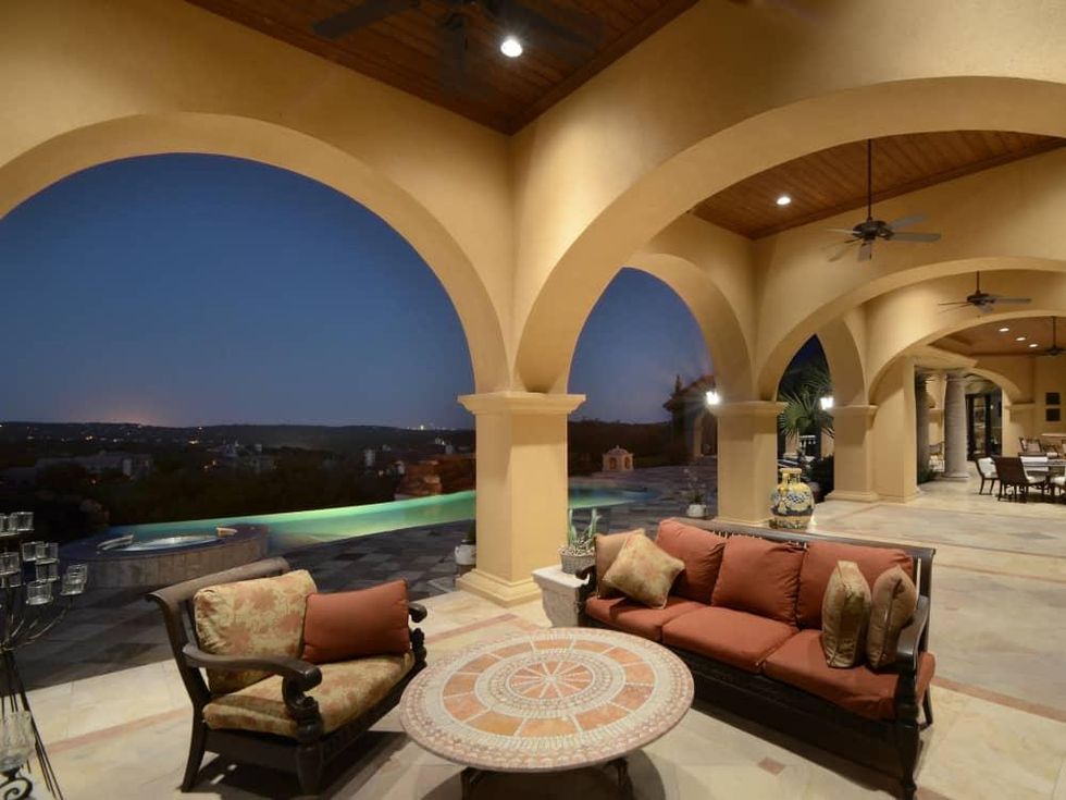 7900 Escala Austin house for sale patio