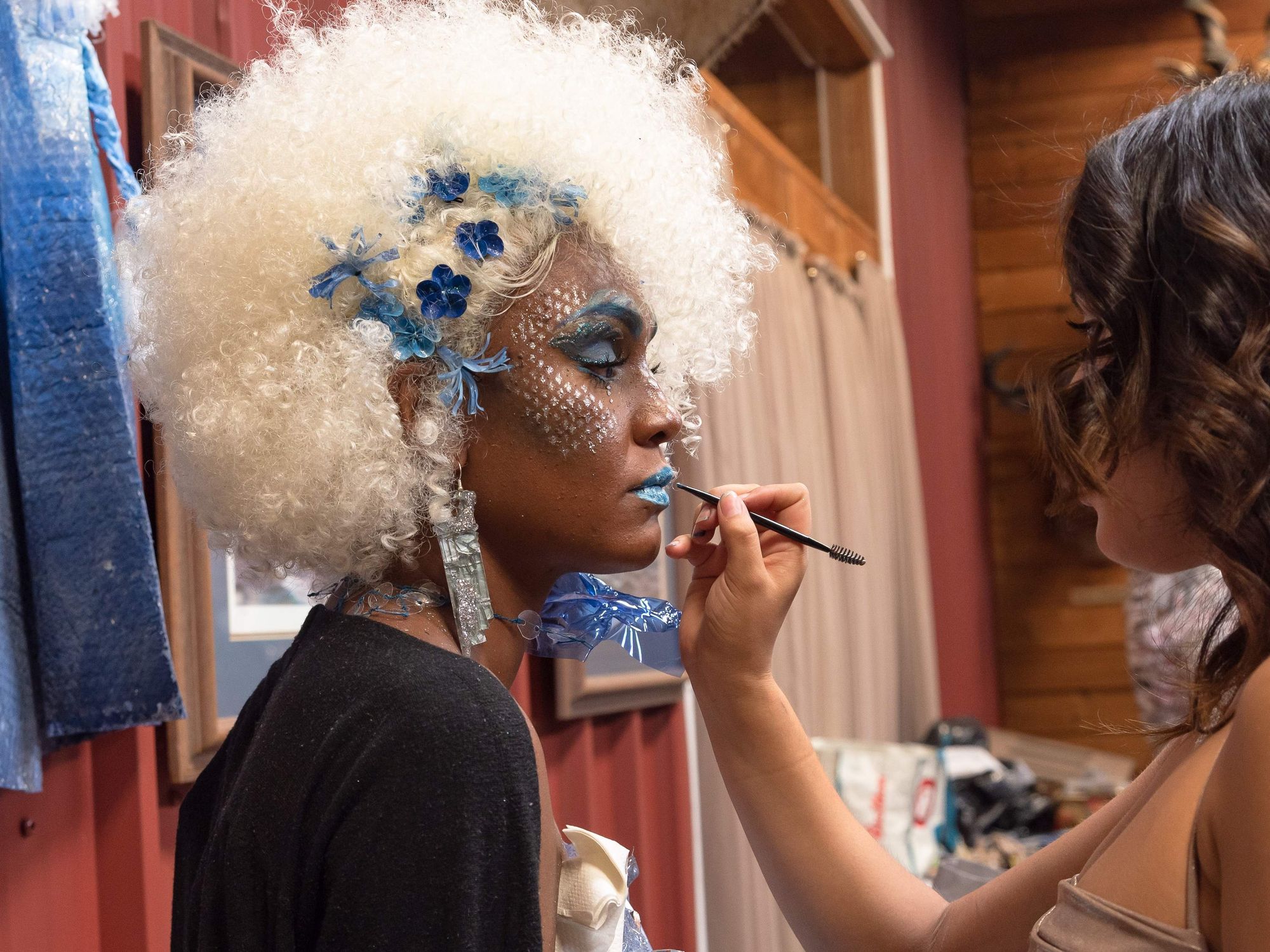 A model preps for the 2023 Trash Makeover Challenge