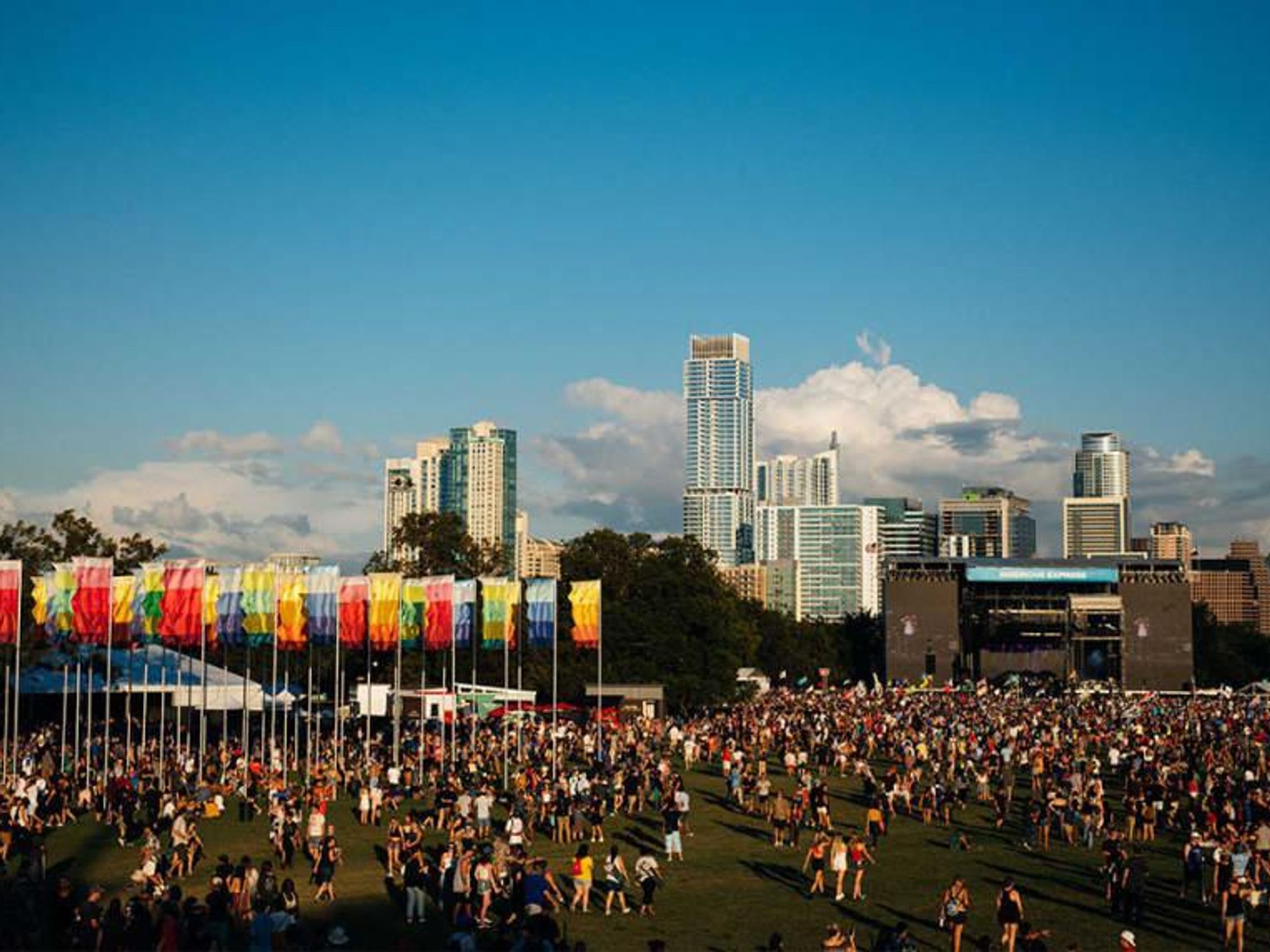 ACL Music Festival, group of people on concert grounds