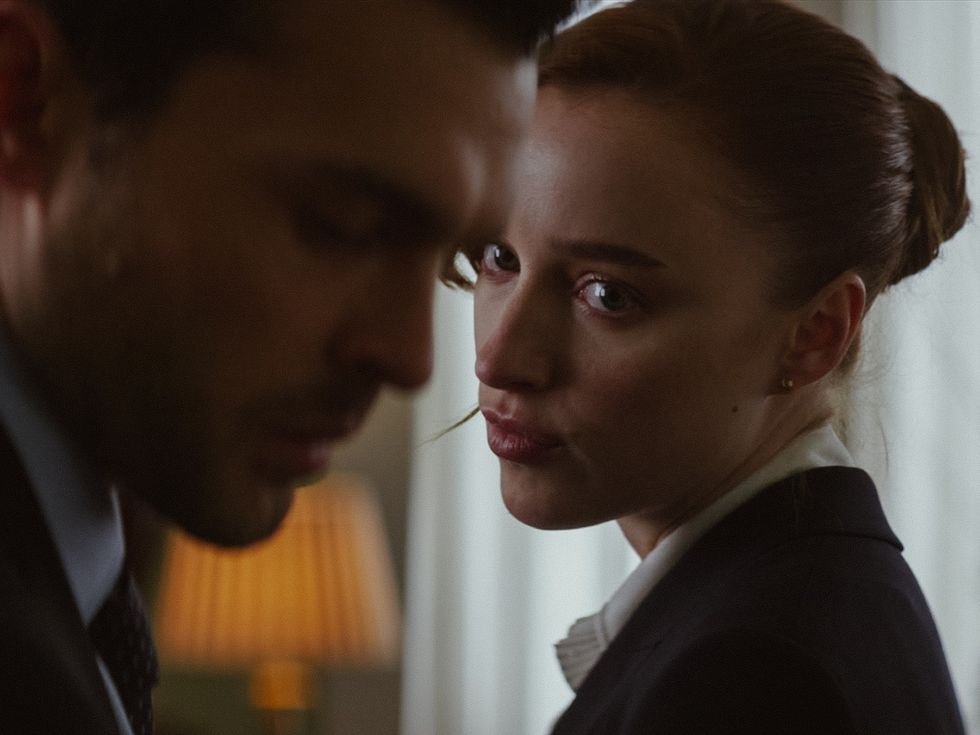 Alden Ehrenreich and Phoebe Dynevor in Fair Play
