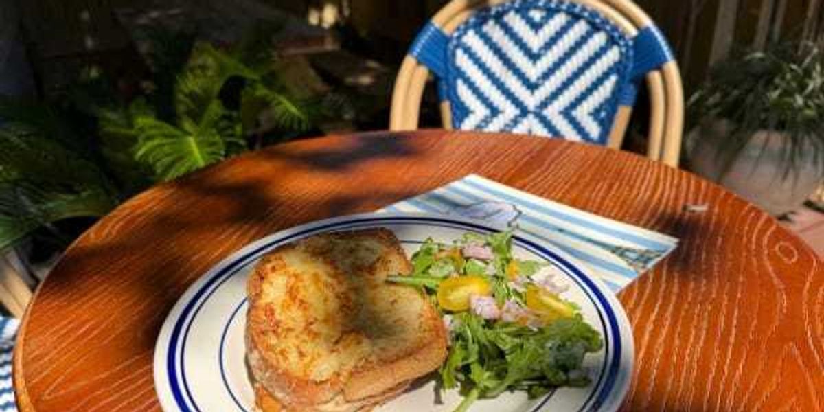 Alice Poulain Cafe