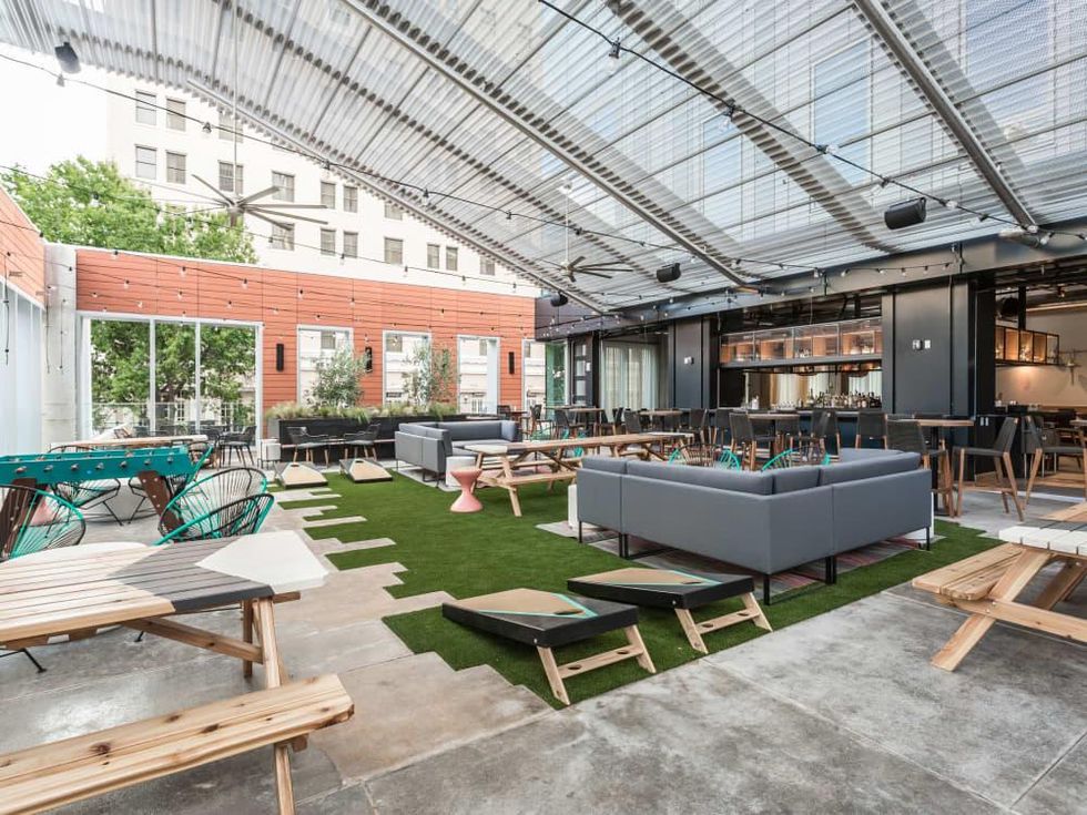 Aloft Element Hotel Upstairs at Caroline restaurant 2017