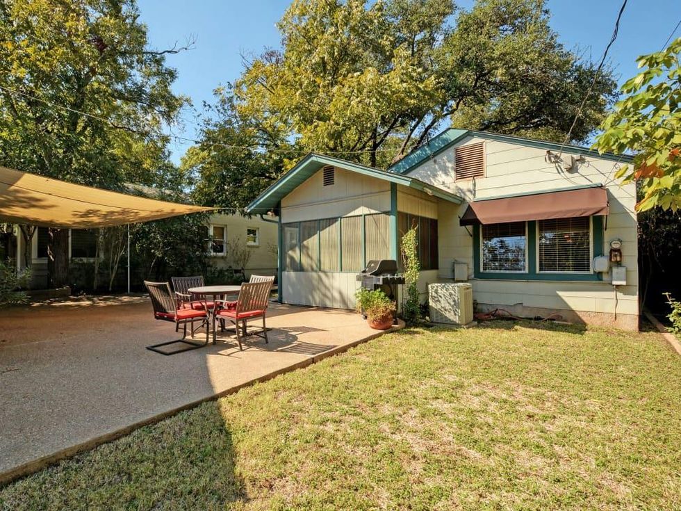 Alta Vista Austin home for sale back exterior