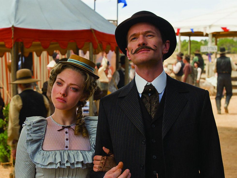 Amanda Seyfried and Neil Patrick Harris in A Million Ways to Die in the West