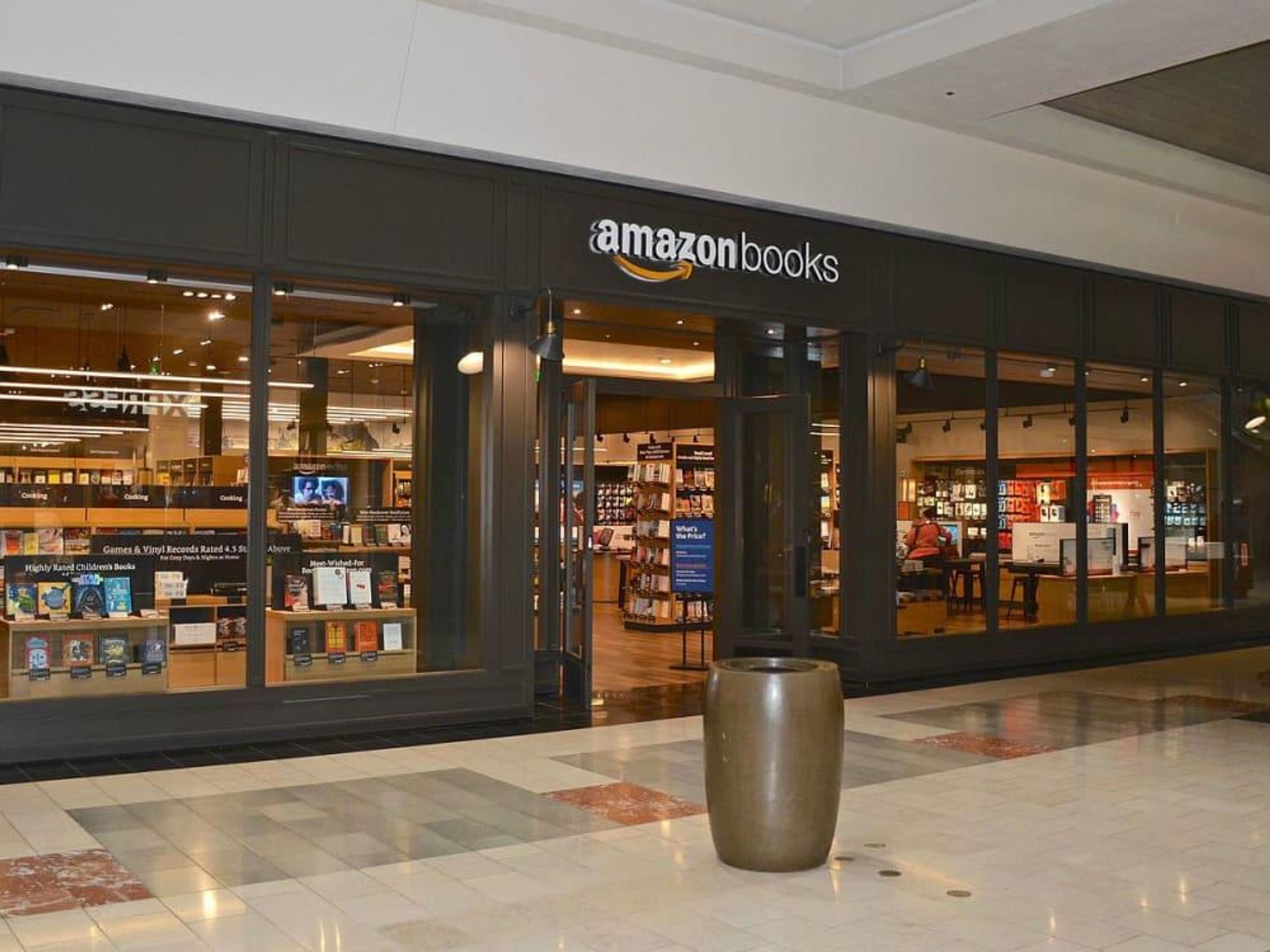 Amazon books bookstore
