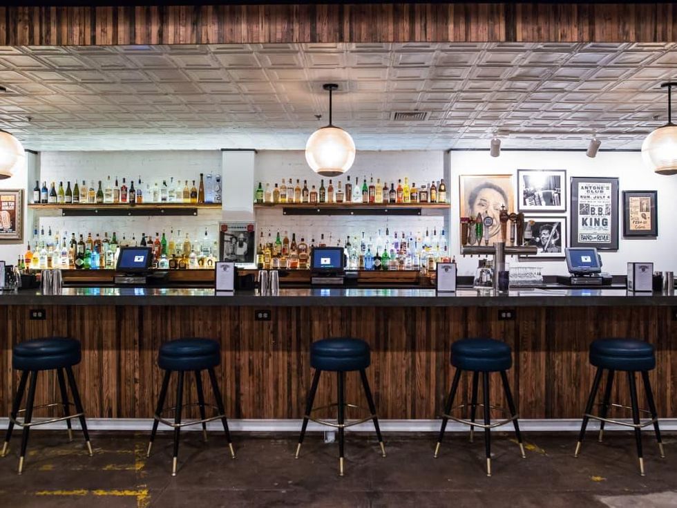 Antone's downtown venue Fifth Street 2016 bar stools