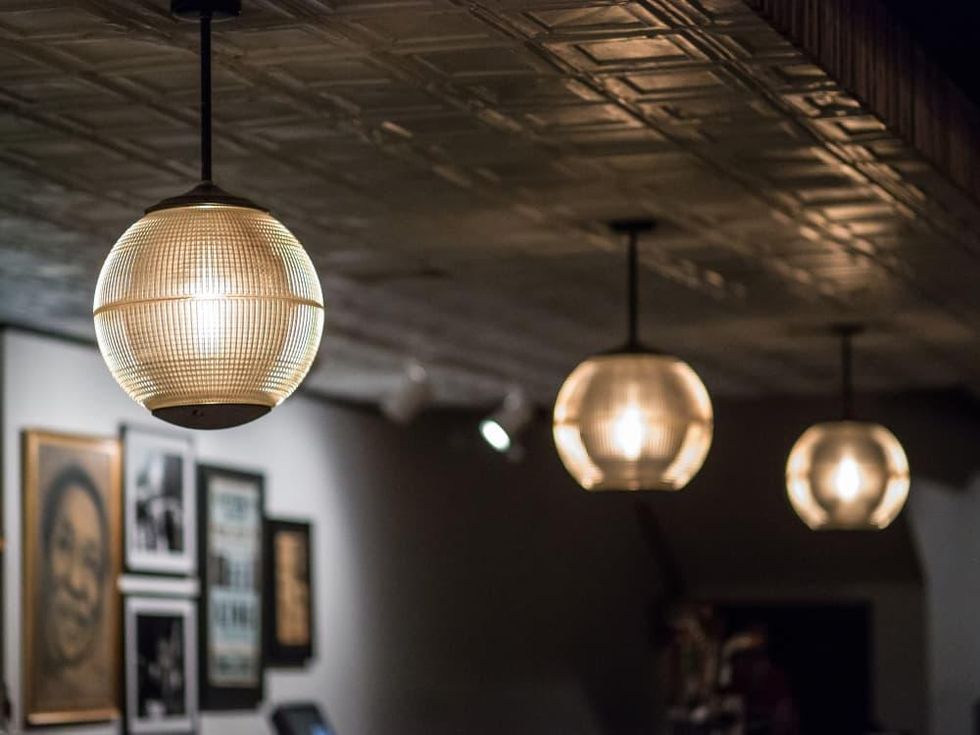 Antone's downtown venue Fifth Street 2016 light fixtures ceiling