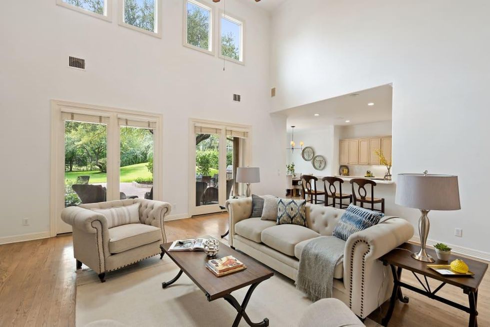 ATX_1817 Chalk Rock Cv