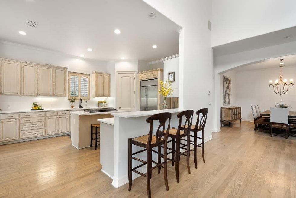 ATX_1817 Chalk Rock Cv