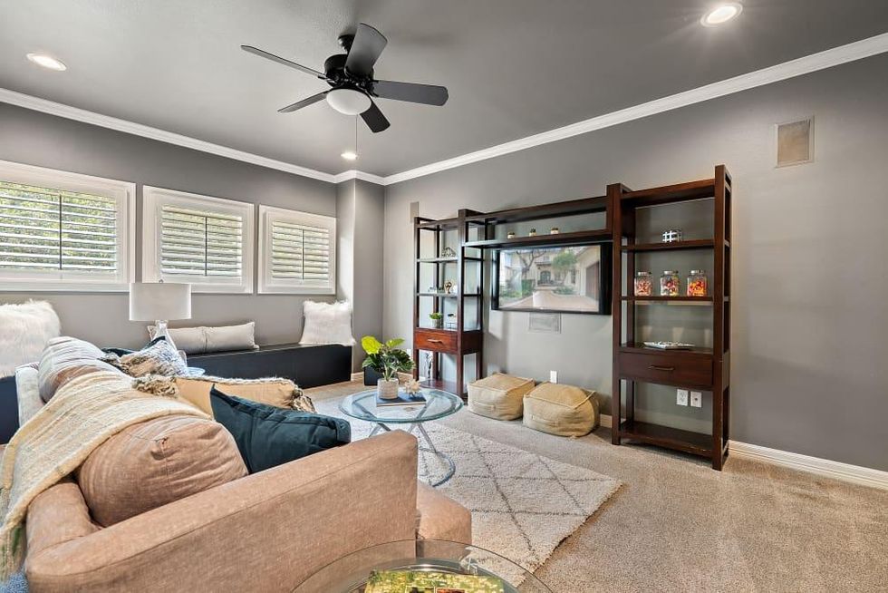 ATX_1817 Chalk Rock Cv