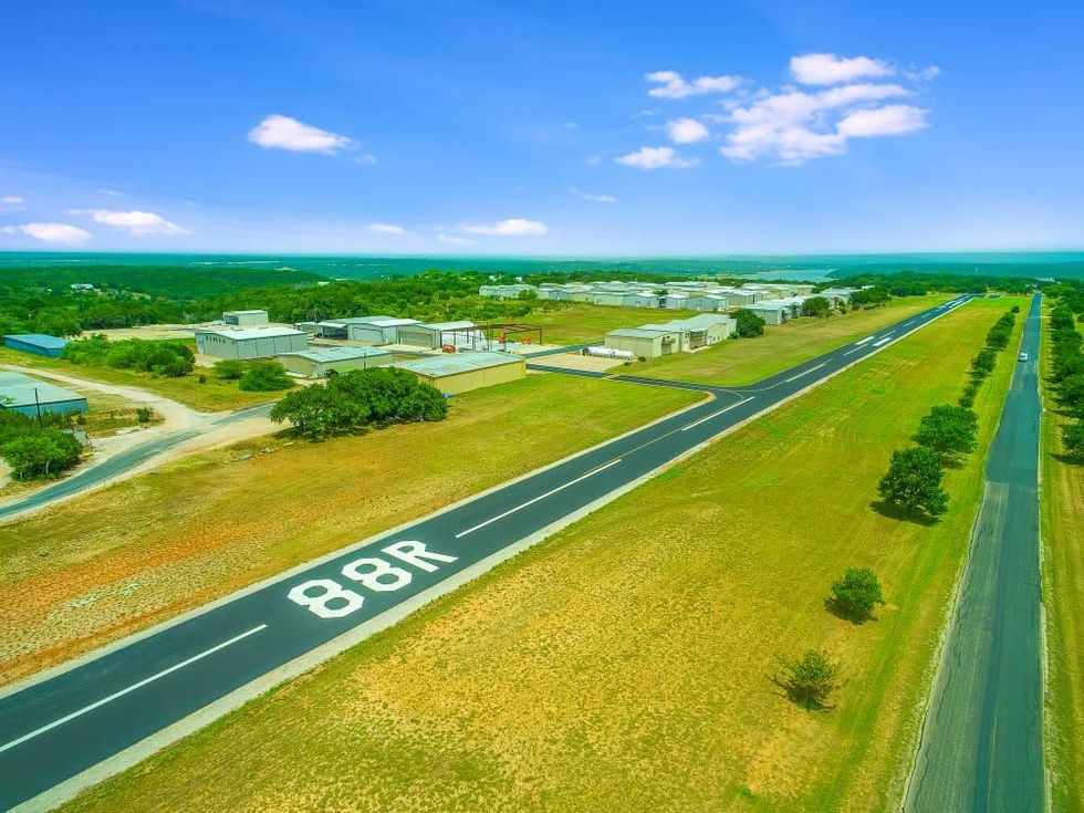 ATX_222 Airstrip