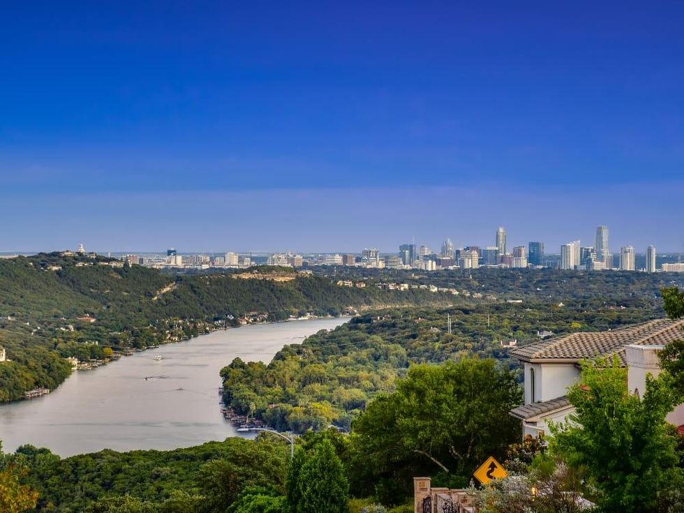 ATX_6504 West Courtyard Drive