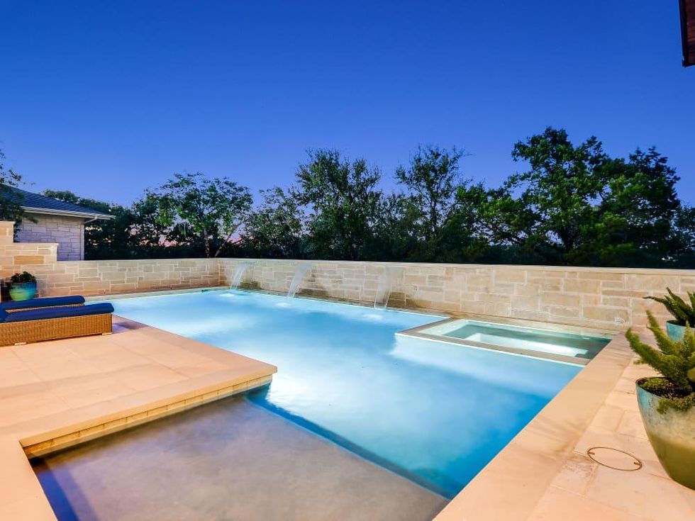 ATX_6504 West Courtyard Drive