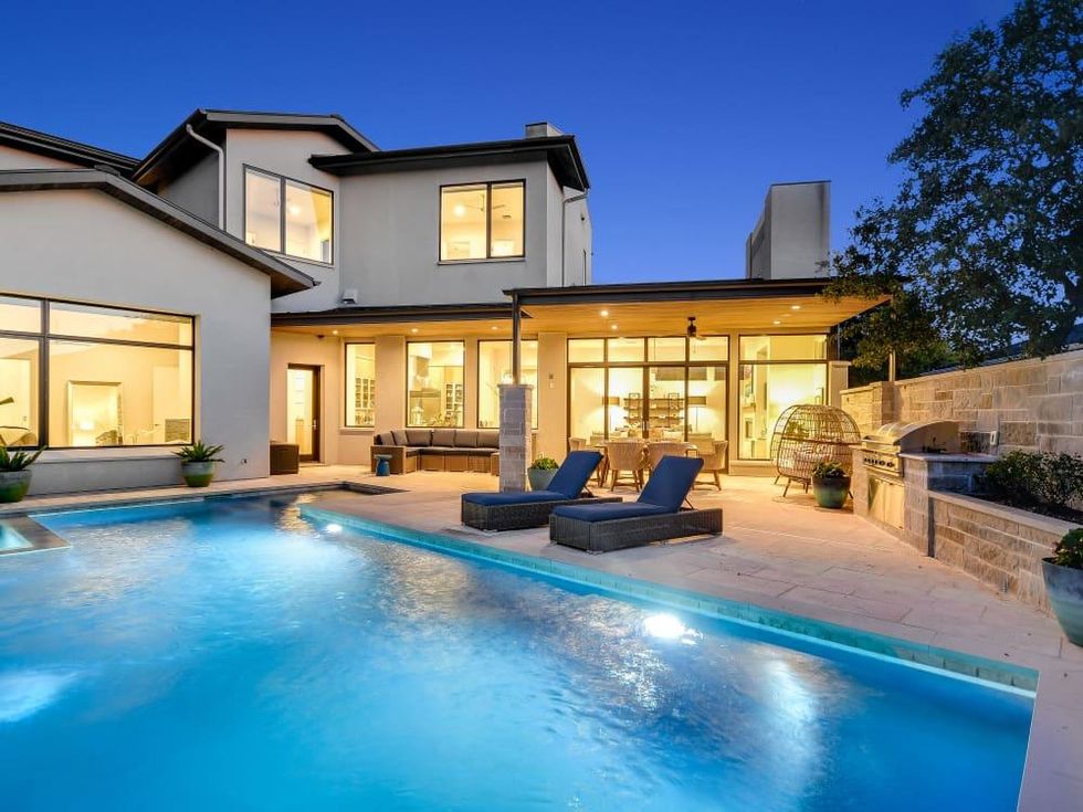 ATX_6504 West Courtyard Drive