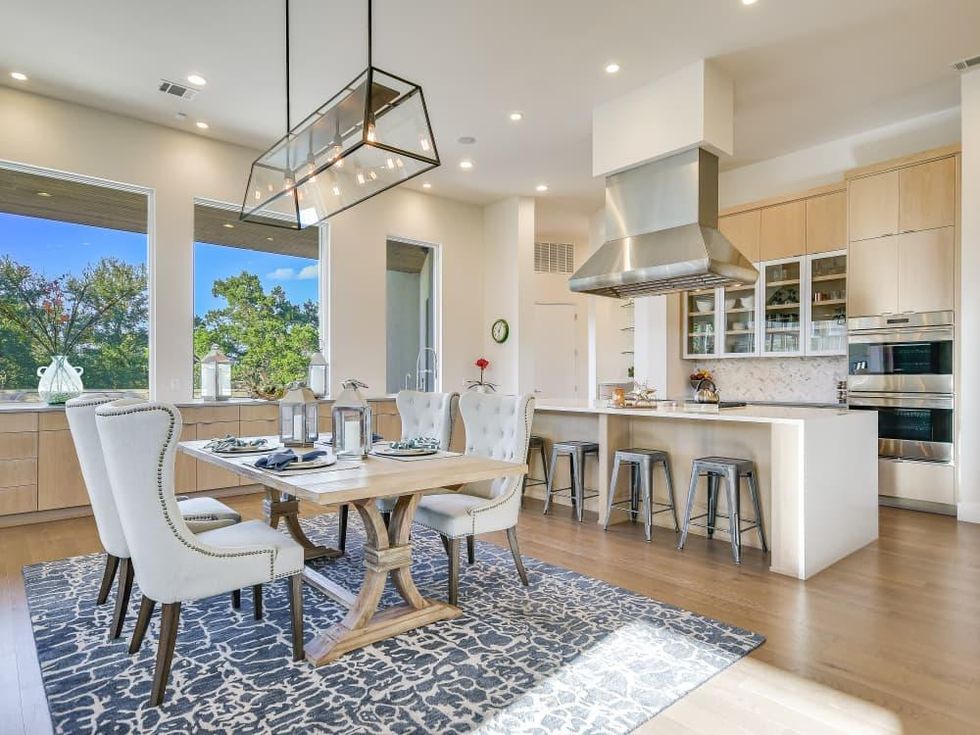 ATX_6504 West Courtyard Drive