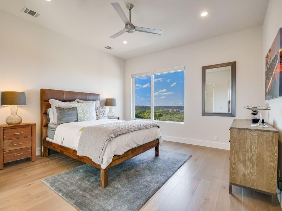 ATX_6504 West Courtyard Drive