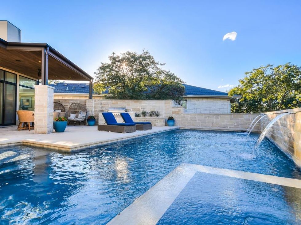 ATX_6504 West Courtyard Drive