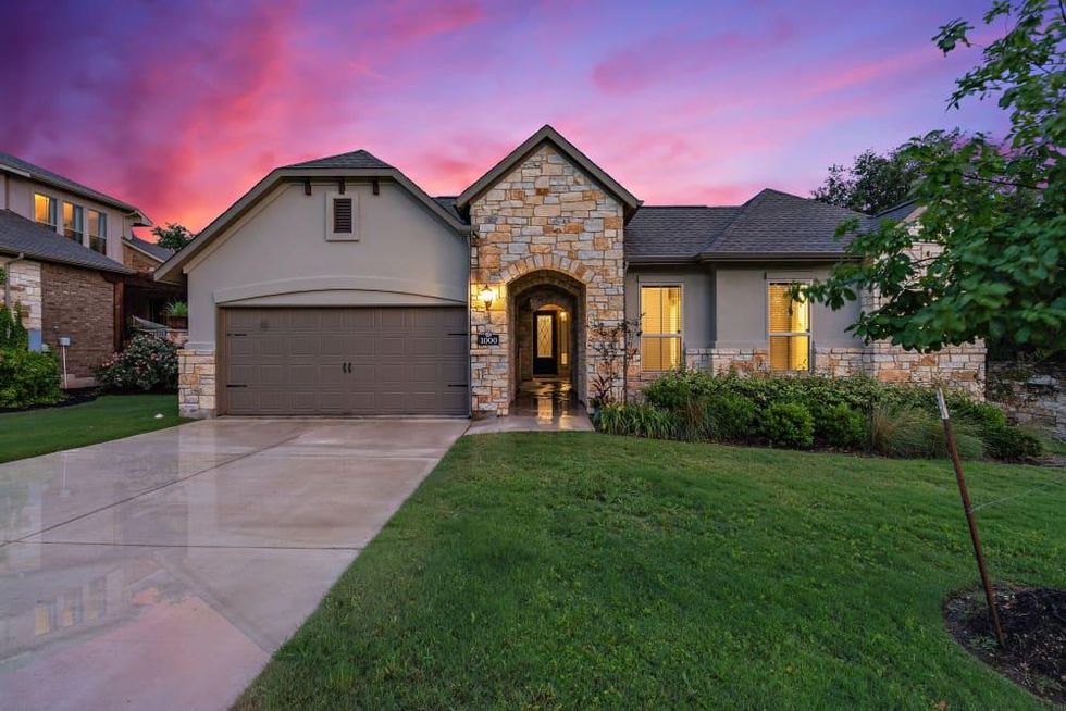 AUS_1000 Winding Way