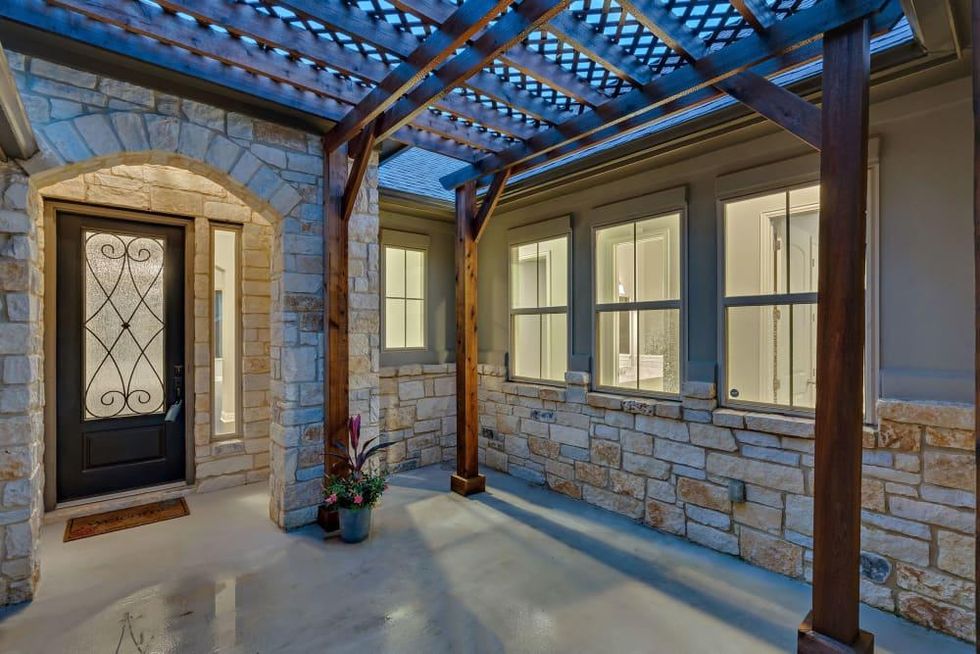 AUS_1000 Winding Way