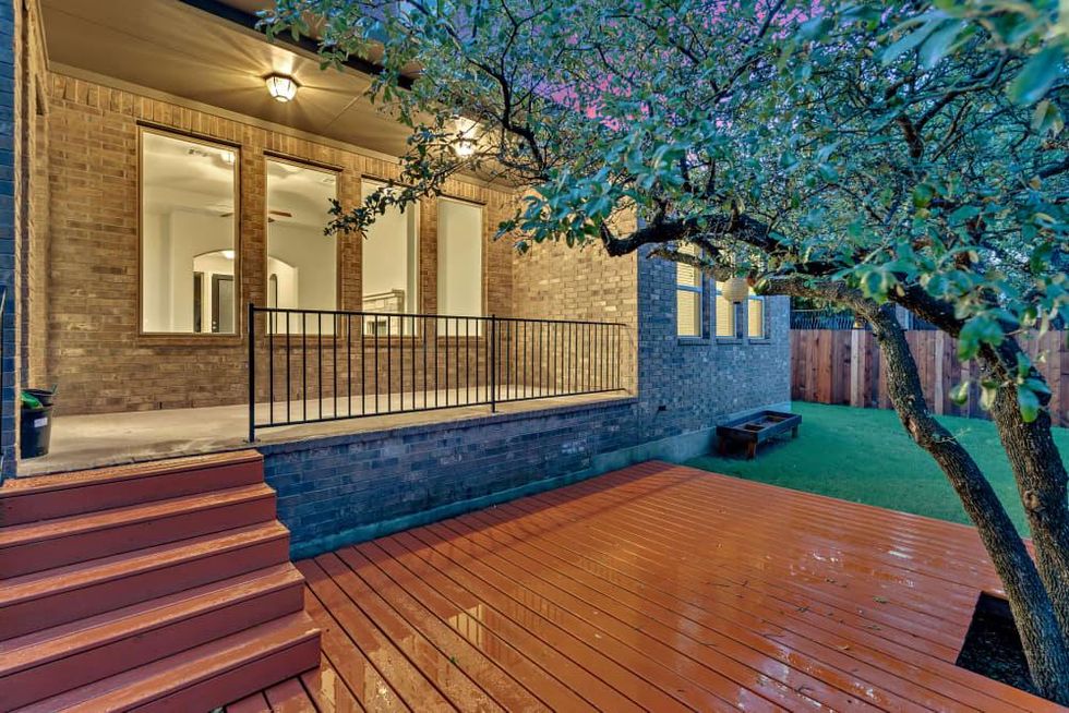 AUS_1000 Winding Way